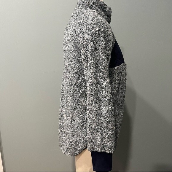 Grey & Navy Blue Color Block Stand Collar Snaps Long Sleeve Fuzzy Pullover Med - Picture 3 of 6